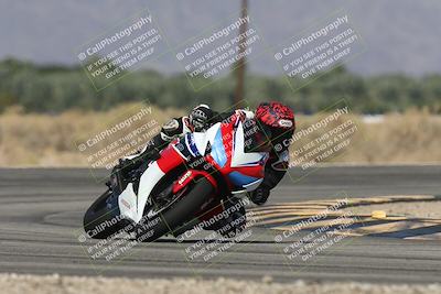 media/Oct-13-2025-Moto Forza (Mon) [[a66d839500]]/2-A Group/Session 3 (Turn 16)/